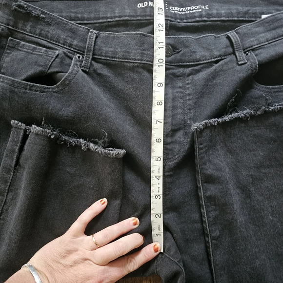 Old Navy Curvy Profile Raw Hem with Split Ankle Black Jeans Size Women's 16 Long - Picture 6 of 13